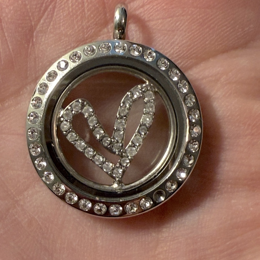 Elegant Silver Heart Pendant
